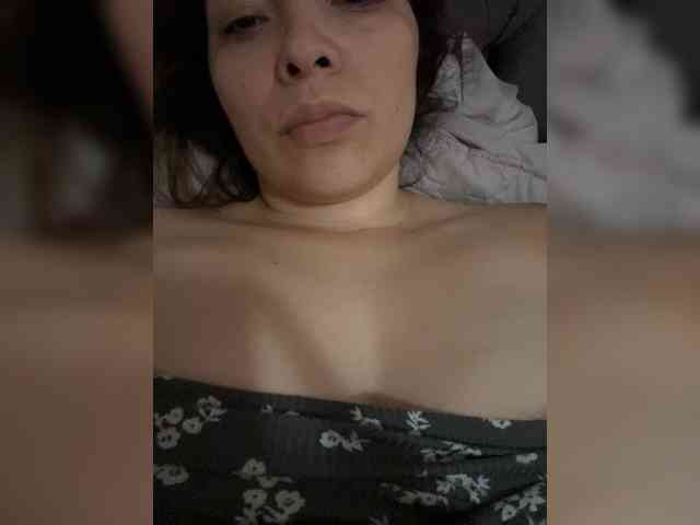 Carlybee10 webcam