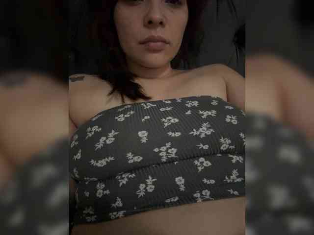 Carlybee10 webcam