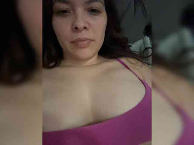 Carlybee10 webcam