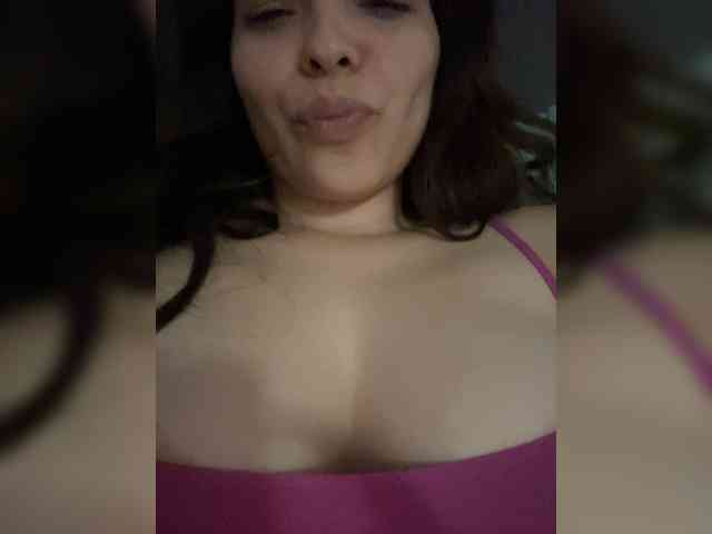 Carlybee10 webcam