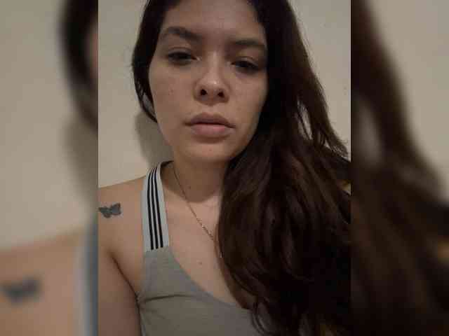 Carlybee10 webcam