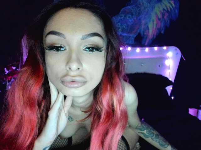Yanissa100 live cam on BongaCams