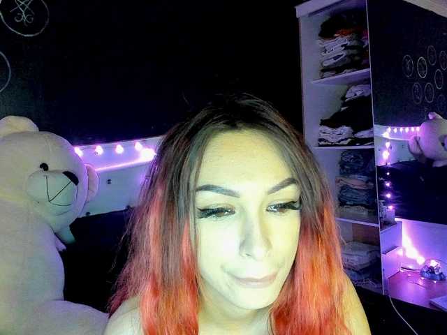 Yanissa100 live cam on BongaCams