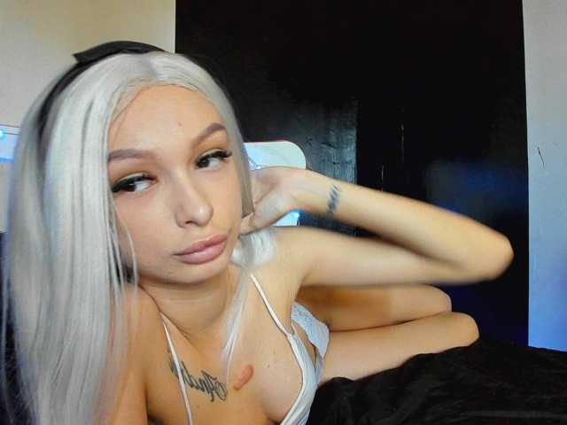 Yanissa100 live cam on BongaCams