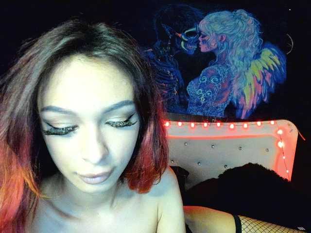 Yanissa100 live cam on BongaCams