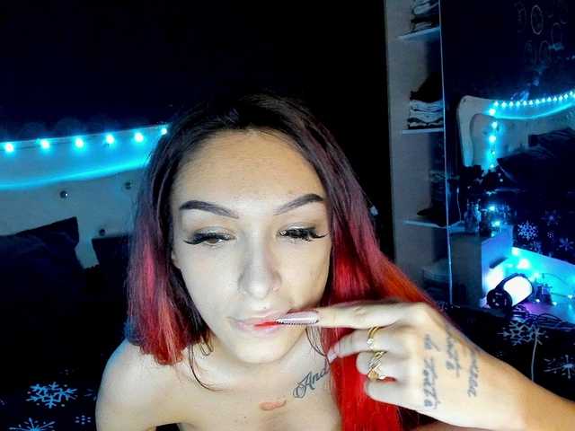 Yanissa100 live cam on BongaCams