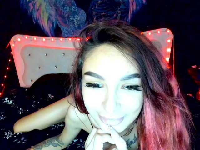 Yanissa100 live cam on BongaCams