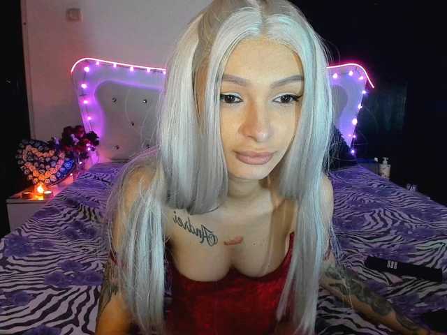 Yanissa100 live cam preview