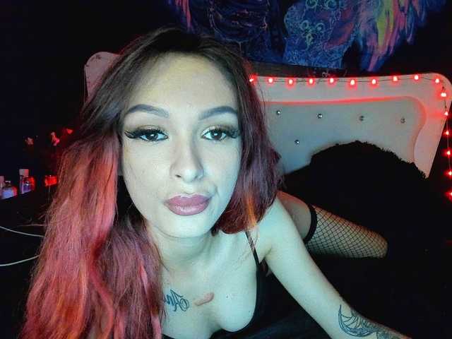 Yanissa100 live cam on BongaCams