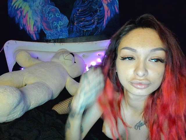 Yanissa100 live cam on BongaCams