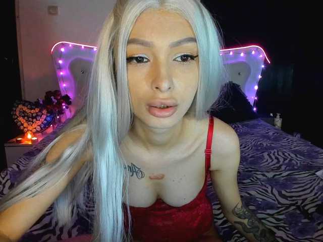 Yanissa100 live cam preview