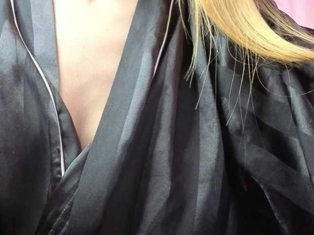 sexxxblondy live cam on BongaCams