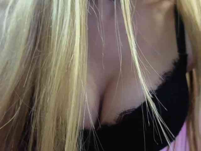 sexxxblondy webcam