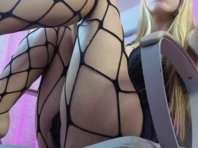 sexxxblondy webcam