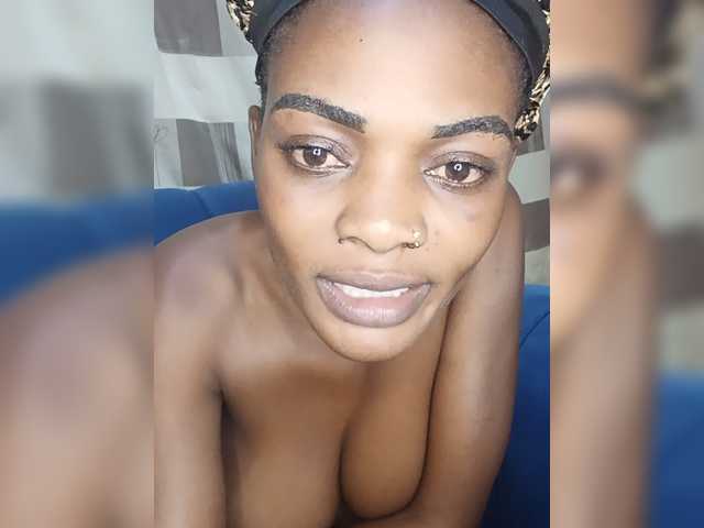 Blossomed20 live cam on BongaCams