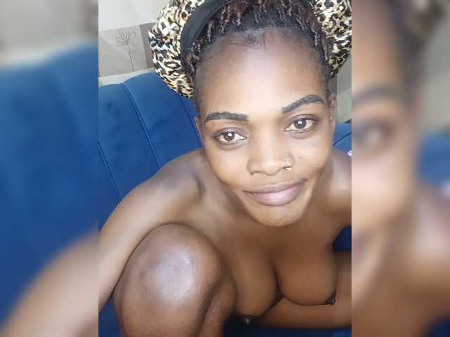 Blossomed20 live cam on BongaCams