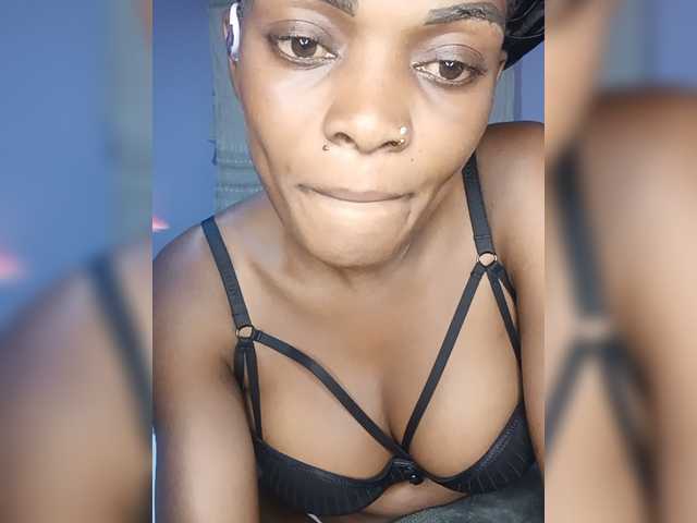 Blossomed20 live cam on BongaCams
