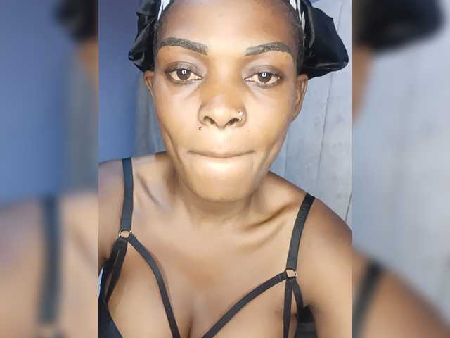 Blossomed20 live cam on BongaCams
