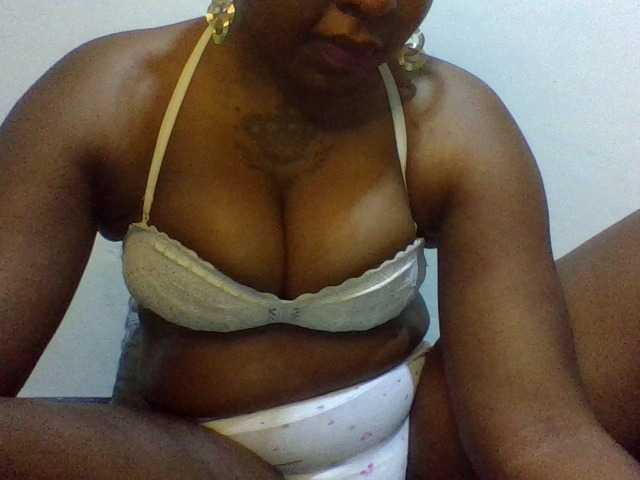 Sweetgod2 live cam on BongaCams