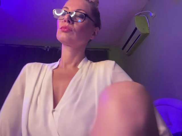 Overshine live cam on BongaCams