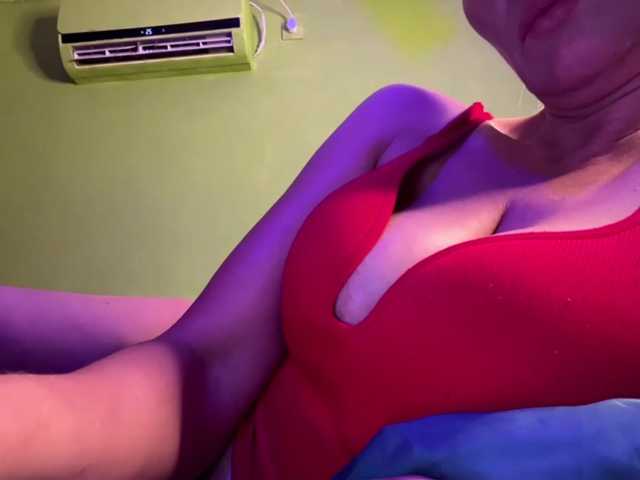 Overshine live cam on BongaCams