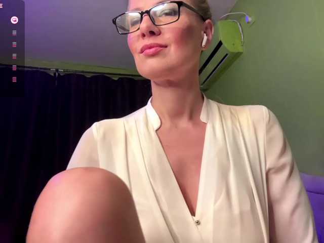 Overshine live cam on BongaCams