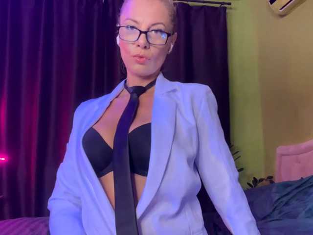 Overshine live cam on BongaCams