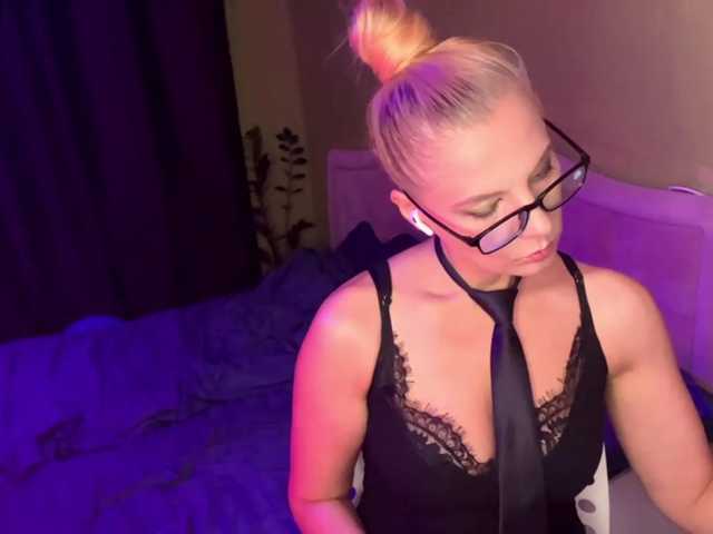 Overshine, en vivo ahora en BongaCams