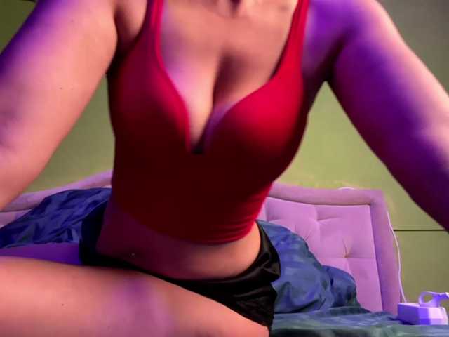 Overshine live cam on BongaCams
