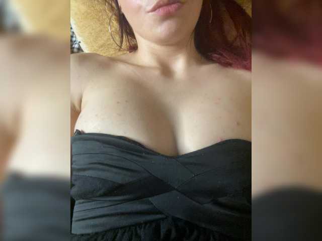 ariela11 live cam preview