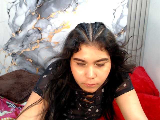 sharlottequeenx live cam on BongaCams