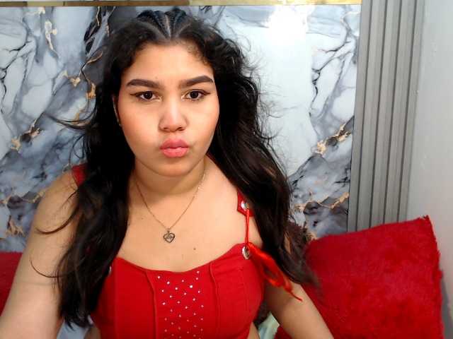 sharlottequeenx live cam on BongaCams