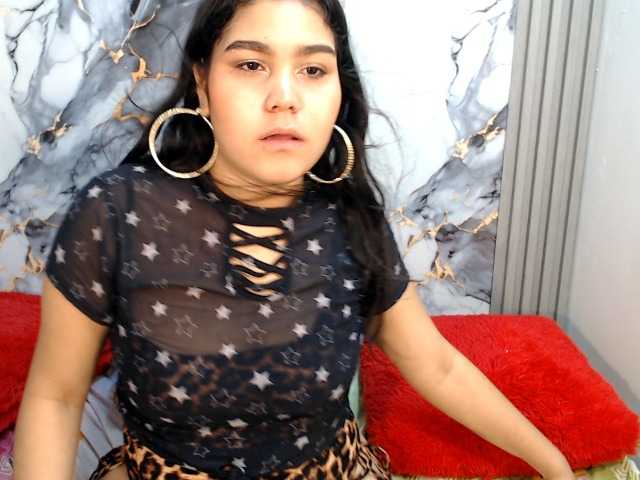 sharlottequeenx live cam on BongaCams