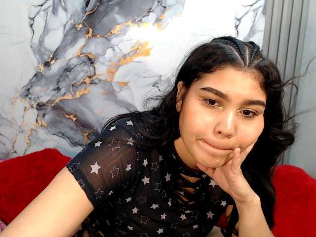 sharlottequeenx live cam on BongaCams