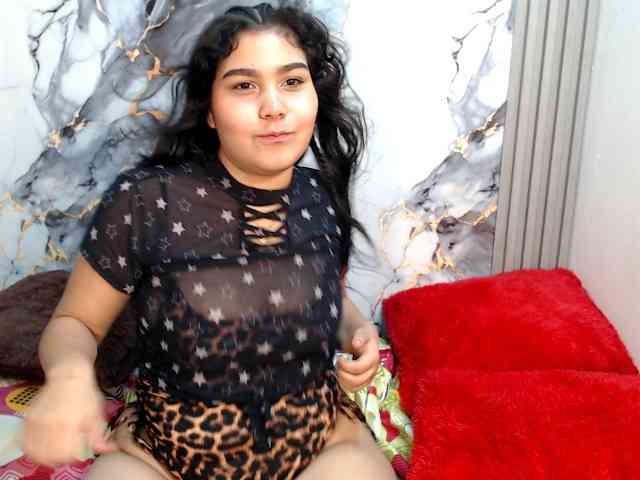 sharlottequeenx webcam