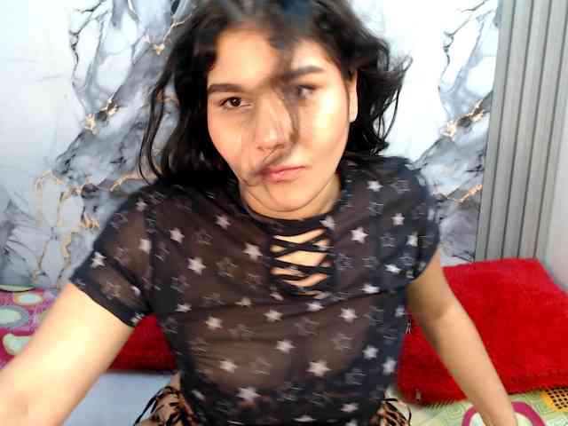 sharlottequeenx webcam