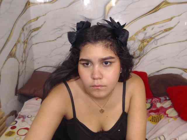 sharlottequeenx webcam