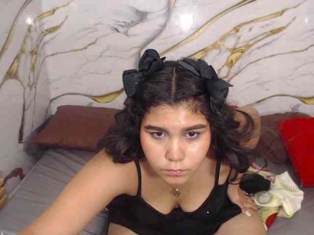 sharlottequeenx webcam