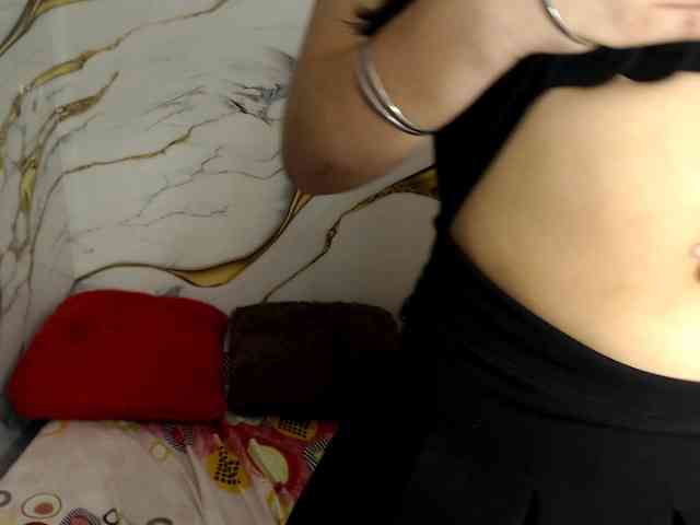 sharlottequeenx webcam