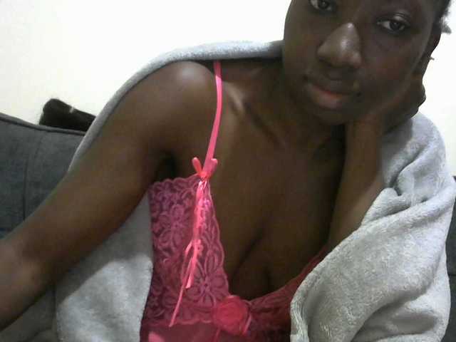 le modèle Sexyclara1 est en webcam porno dans un show sur le site bongacams, il possède les tags suivants: Ebony,Brunette,Trimmed