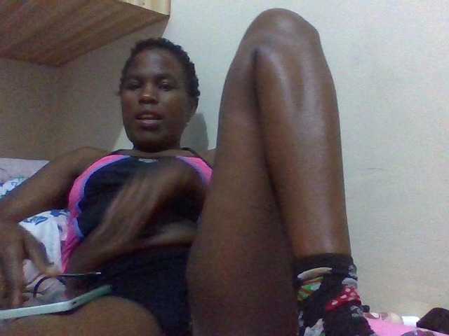 Cutesnyder live cam on BongaCams
