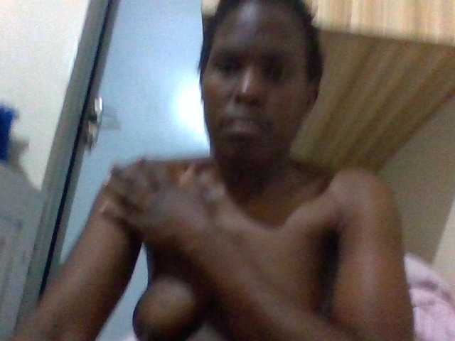 Cutesnyder live cam on BongaCams