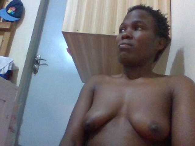 Cutesnyder live cam on BongaCams