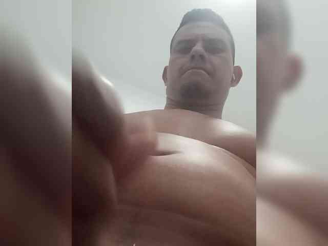 Troyano75 Live Webcam on BongaCams
