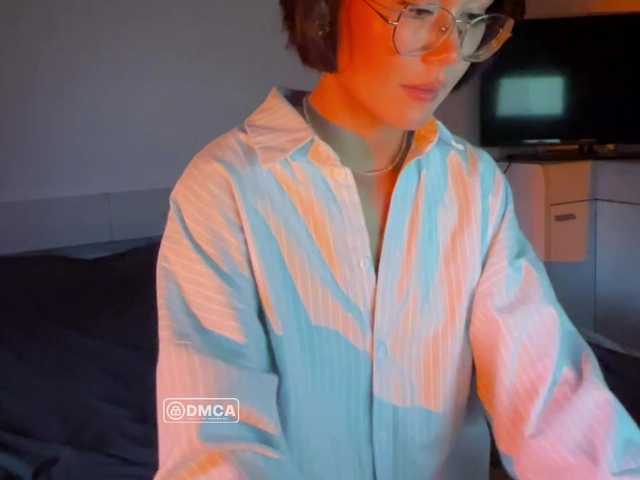 Mikiora live cam on BongaCams