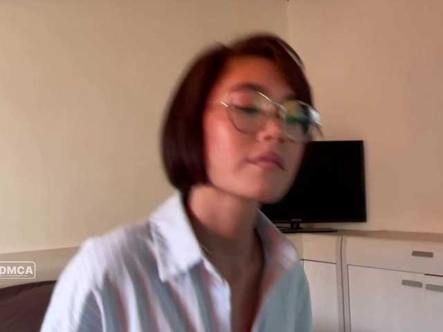 Mikiora live cam on BongaCams