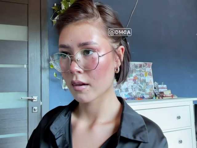 Mikiora live cam on BongaCams
