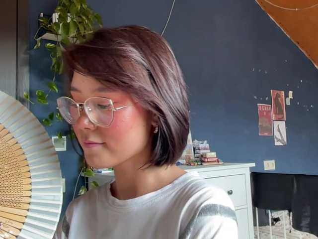Mikiora live cam on BongaCams