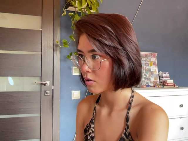 Mikiora live cam on BongaCams