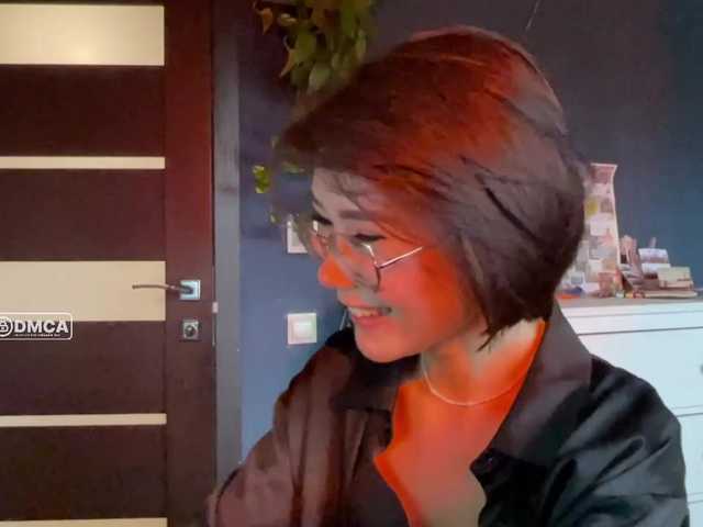 Mikiora live cam on BongaCams